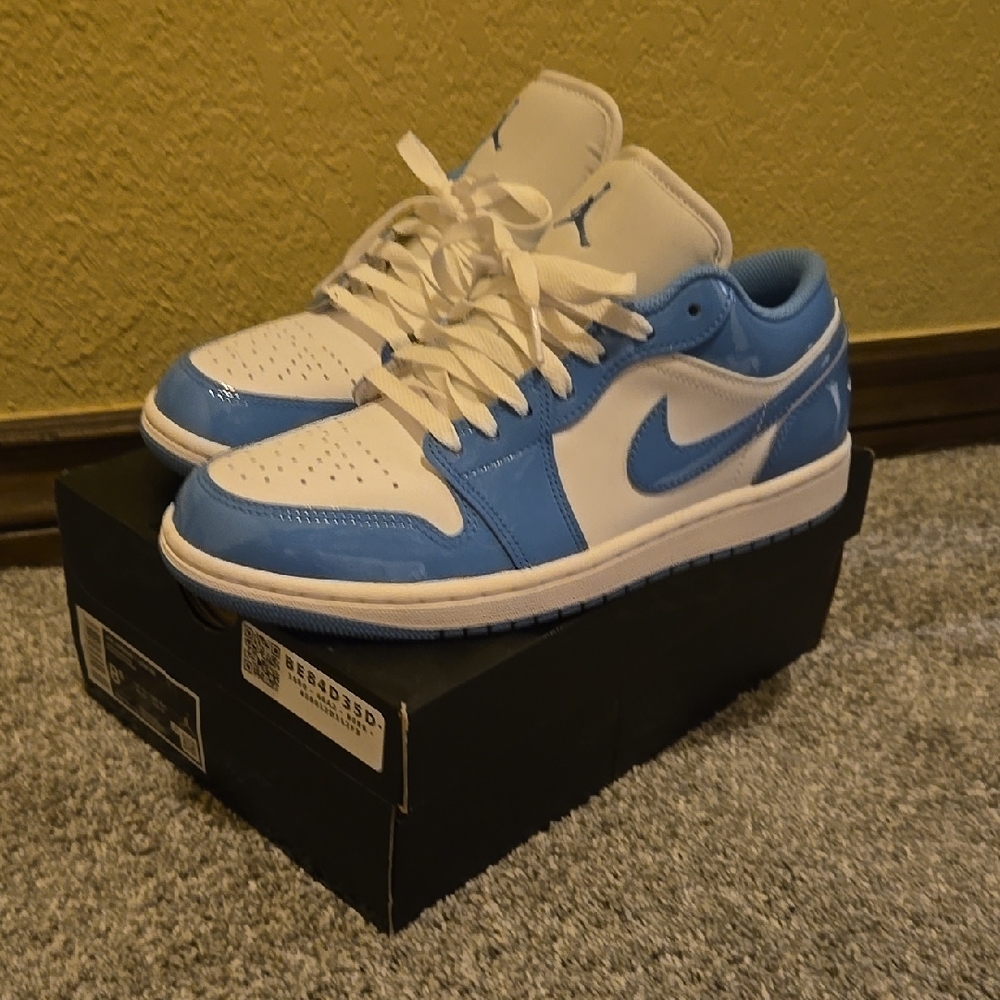 Nike Air Jordan Low Blue and White Sneakers